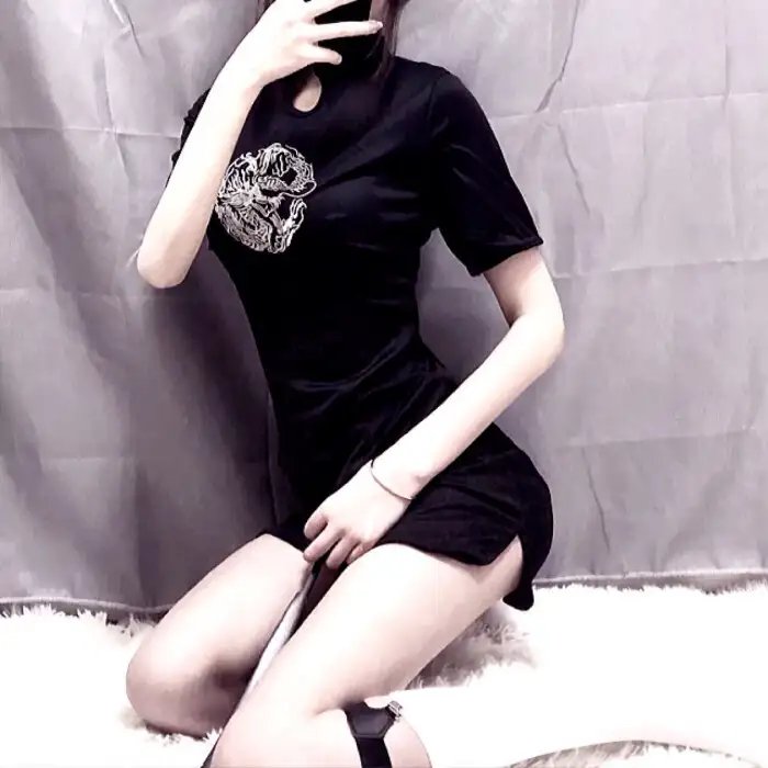 怪从底出